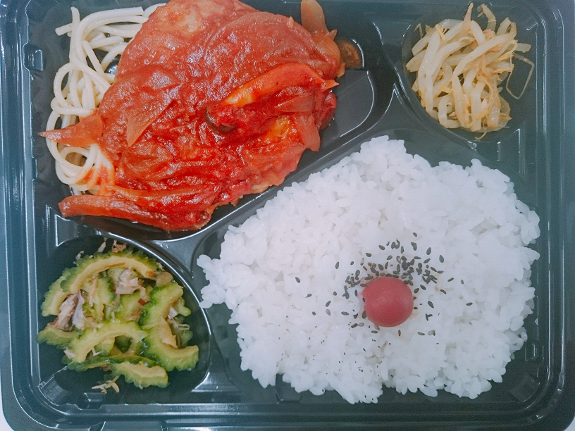 自家製ハンバーグのトマト煮