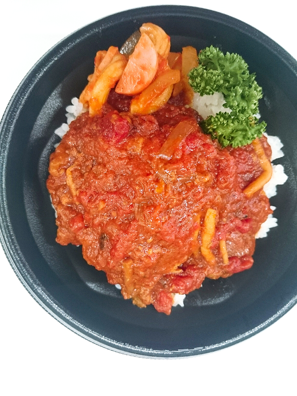 自家製ハンバーグのトマト煮込み丼
